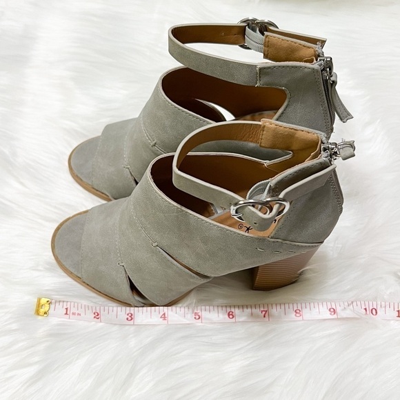 CADENCE Peep Toe Strappy Heels Buckle Grey Size 5.5 - Picture 13 of 14